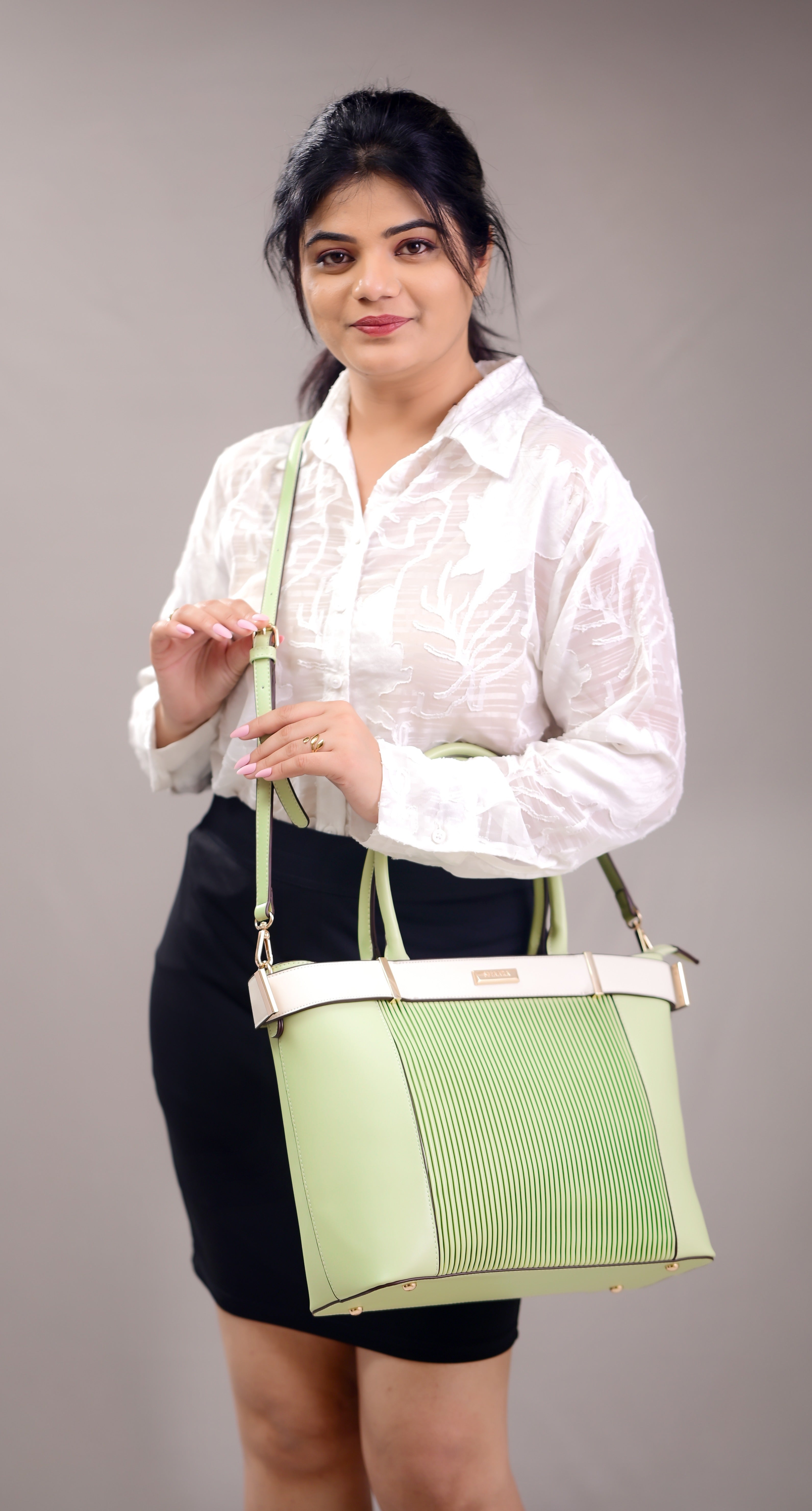 ONYX AURA TOTE BAG